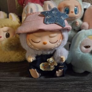 LABUBU "Have A Seat" Zizi (Comes With Outfit)